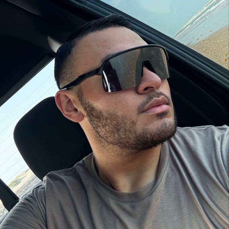 https://gofreedate.com dating Alejandro in United States