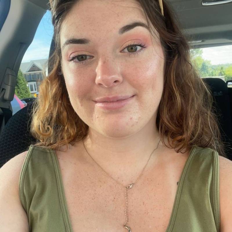 RosalynFlores274 dating