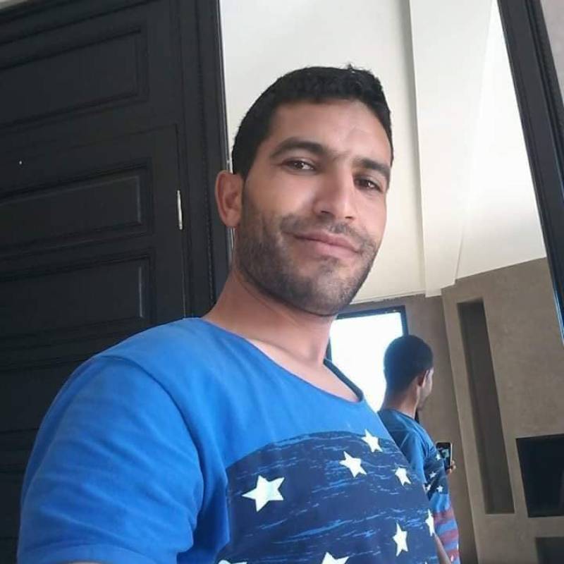 Zouhir33694 dating